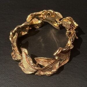 Aerin Erickson Beamon Feather Bracelet in Antique Goldtone 7.25”